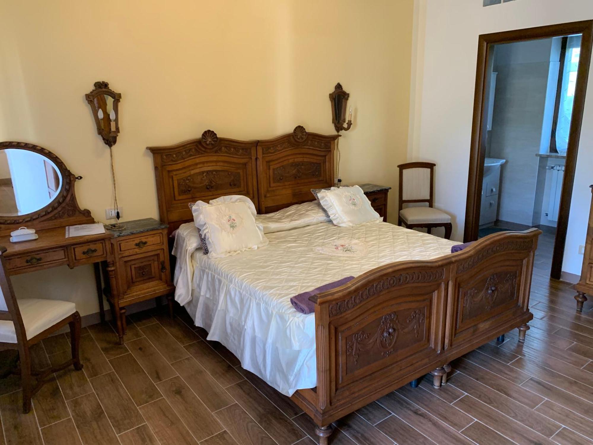Bouganville Viverone Bagian luar foto